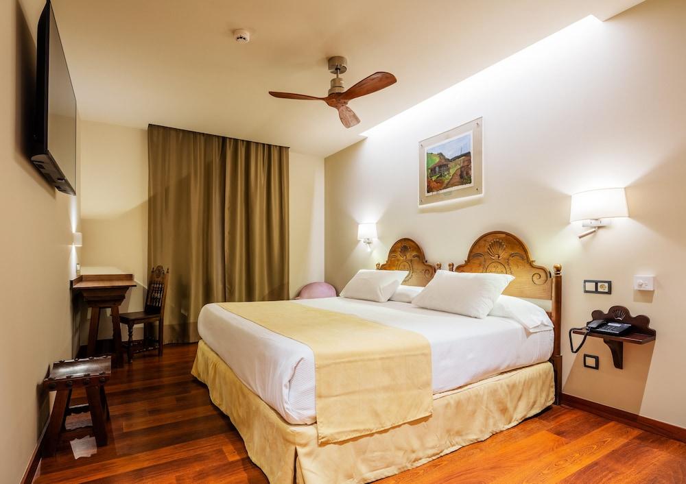 Don Paco Hotel ยาเนส ภายนอก รูปภาพ